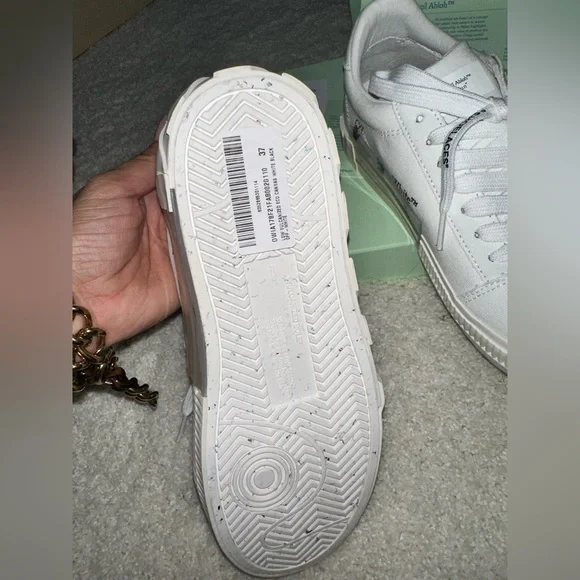 OFF WHITE - Picture 5 of 8